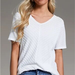 BKE White Textured Short Sleeve Top